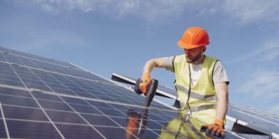 Zonnepanelen kopen waar let je op en wat zijn de voordelen