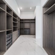 Waarom een kast op maat de ideale oplossing is voor jouw interieur